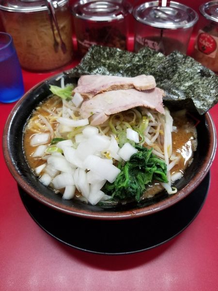 「野菜ラーメン+玉ねぎ」@家系ラーメン 王道家の写真