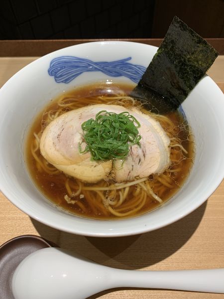 「醤油らぁ麺 990円 生ビール 550円」@NIPPON RAMEN 凛 TOKYOの写真