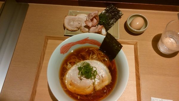 「醤油らぁ麺(990円)＋特製トッピング(520円)」@NIPPON RAMEN 凛 TOKYOの写真