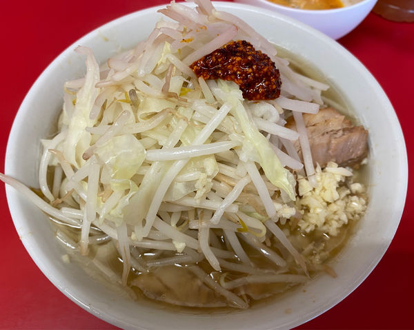 「小ラーメン 玉子 ヤサイ ニンニク ラー油」@ラーメン二郎 千住大橋駅前店の写真