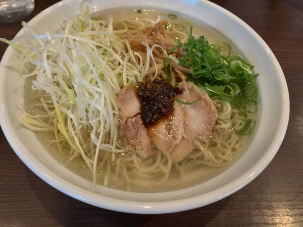 「冷やし鶏そば」@自家製麺 まかないへきるの写真