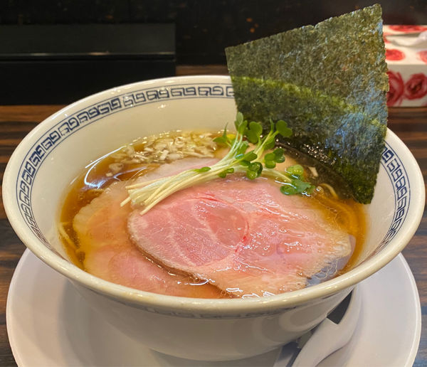 「醤油ラーメン(細麺)750円」@稲荷屋の写真
