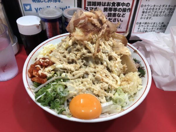 「まぜそば大 豚2枚追加 ダブルチーズ」@用心棒 本号の写真