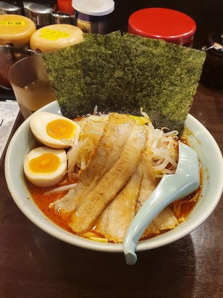 「特製からとん　6辛　中太麺　硬め」@横濱家系ラーメン 祭家の写真