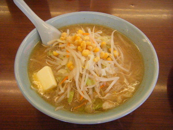 「塩バターラーメン」@満北亭の写真