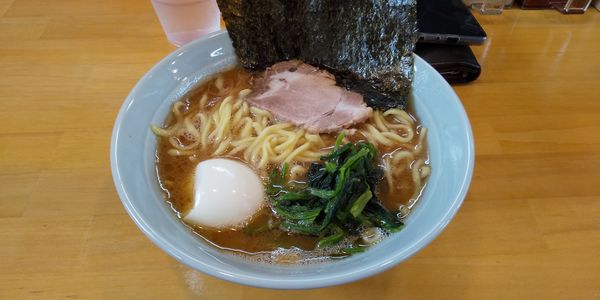 「らーめん固めクズ玉」@横浜家系ラーメン みと家の写真