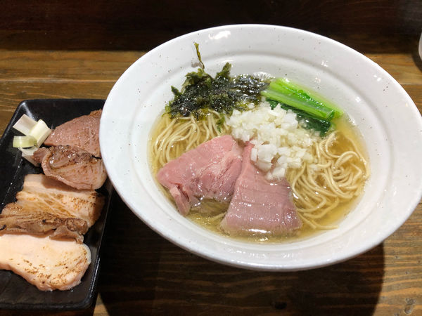 「煮干+チャーシュー盛り(ハーフ)」@ラーメン屋ジョンの写真