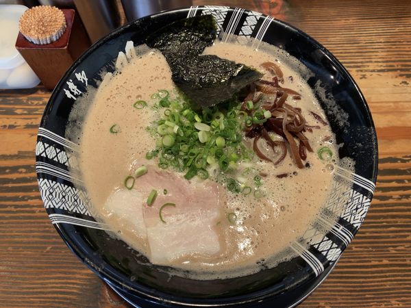 「ラーメン＋替玉」@博多一双 博多駅東本店の写真