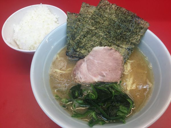 「ラーメン・並(¥650+ライス無料)」@ラーメン堀田家の写真