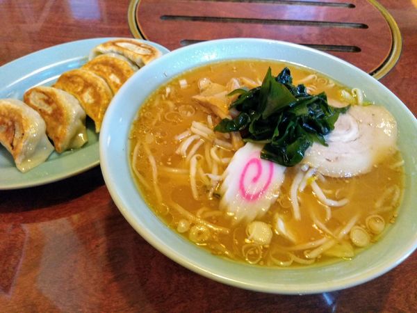 「味噌ラーメン 770円 餃子 440円」@手打らーめん 大しま屋の写真