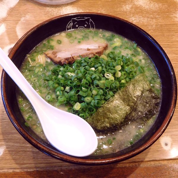 「博多青ねぎラーメン（800円）硬さふつう」@博多ラーメン 長浜や 府中店の写真