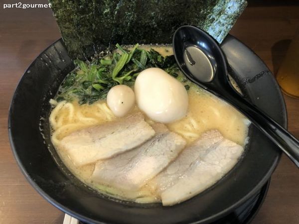 「特製ラーメン (950円)」@横浜とんこつラーメン まんぷく家の写真