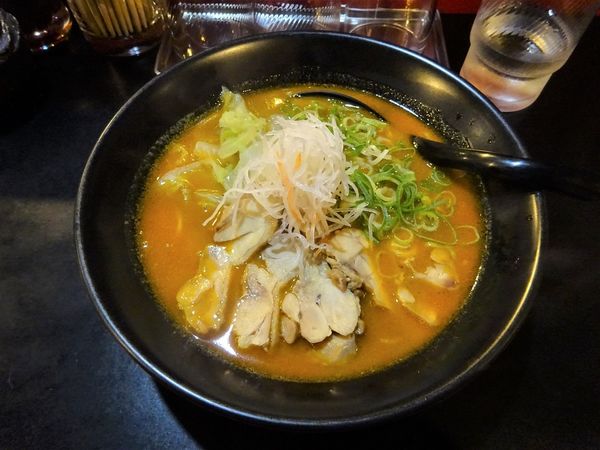 「鶏カレーらーめん」@鶏がらラーメン専門店 門扇 ぎおん本店の写真