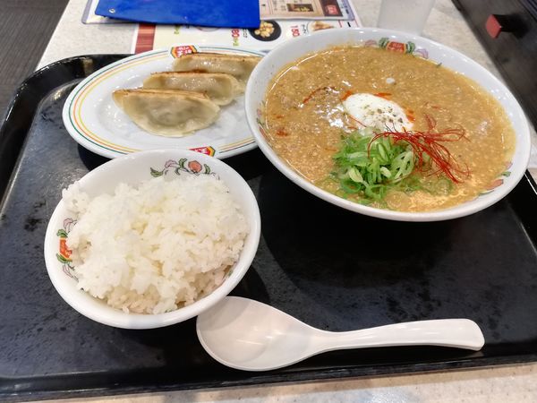 「温玉担々麺」@餃子の王将 本川越店の写真