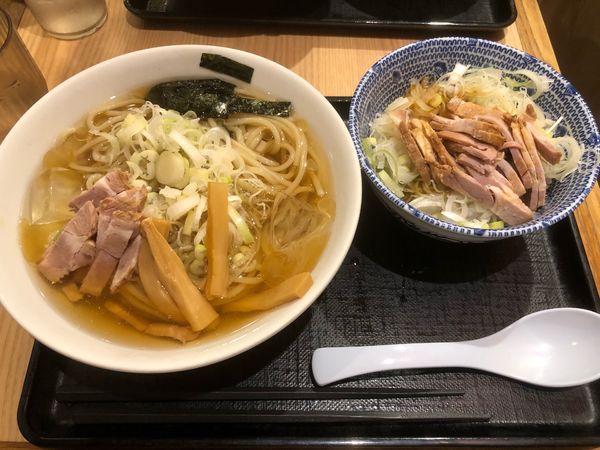 「冷かけ＋焼豚めしハーフ／¥590＋300」@舎鈴 池袋東口店の写真