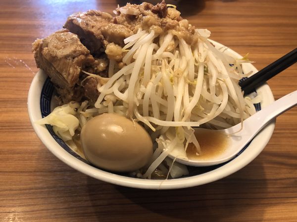 「豚玉ラーメン大 豚二枚」@びんびん豚の写真
