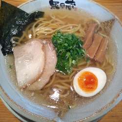 鶏がら塩らーめん 759円 ミニチャーハン 374円