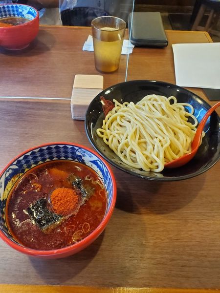 「灼熱つけ麺　極限　中」@つけ麺専門店 三田製麺所 池袋西口店の写真