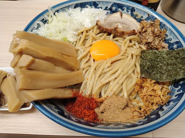 「狼煙まぜそば 特(430g) メンマ」@狼煙 大宮店の写真