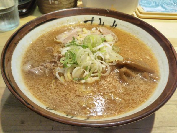 「味噌ラーメン９００円」@すみれ 横浜店の写真