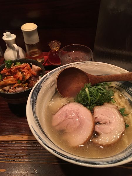 「塩ラーメン   ミニまんま丼」@横濱元町 塩らー麺 本丸亭 元町店の写真