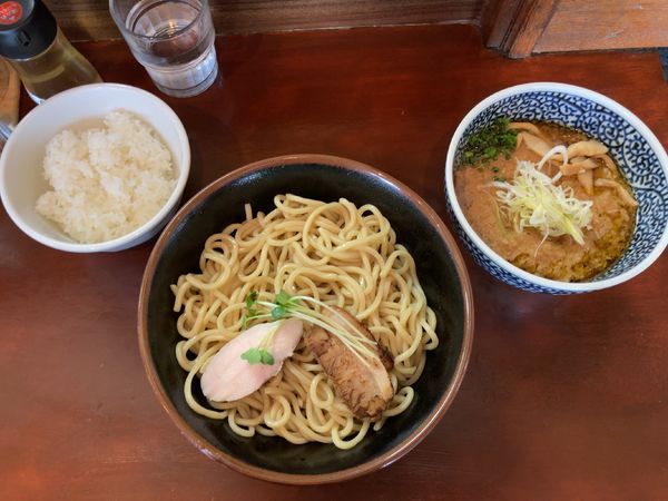 「つけ麺 節(300g）＋白めし 800円＋100円」@麺屋 くまがいの写真