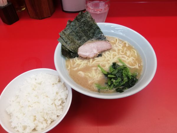 「ラーメン　650円　サービス半ライス」@ラーメン堀田家の写真