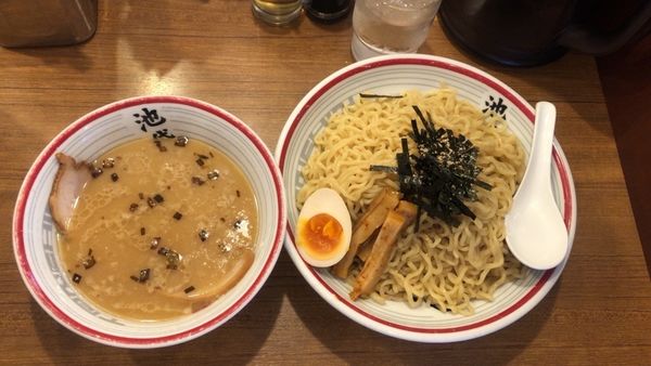 「東京豚骨つけ麺大盛りサービス」@屯ちん 池袋西口店の写真