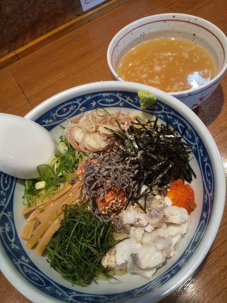 「【限定】炙り真鯛と炙りタラコの冷やしまぜそば1000円」@寿製麺よしかわ 川越店の写真