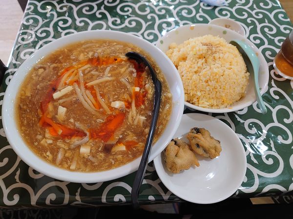 「サンラーラーメン＋半チャーハン」@中華市場 悟空の写真