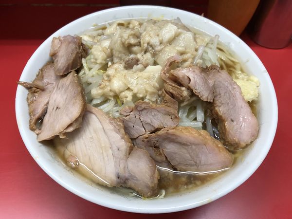 「小ブタ入り固ヤサイアブラニンニク少し」@ラーメン二郎 上野毛店の写真
