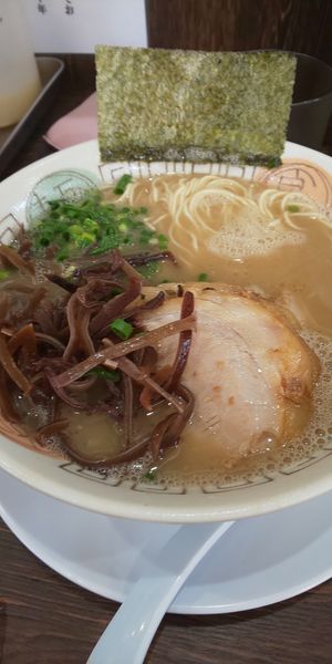 「ラーメン普通脂抜き」@博多長浜らーめん 楓神の写真