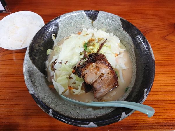 「来瑠里らーめん(創作野菜らーめん)800円」@麺z くるりの写真
