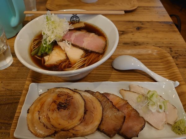 「丸鶏醤油&チャーシュー盛り合わせ」@麺屋 花枇の写真