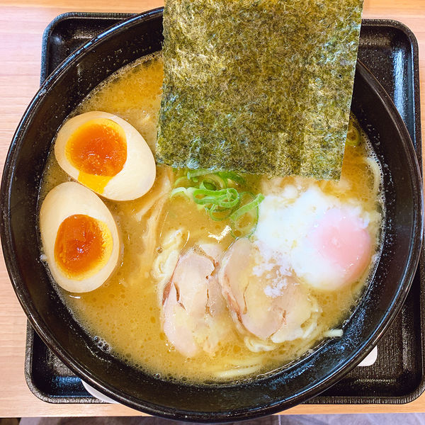 「超濃厚 鶏豚拉麺 塩＋味玉」@ばりかた屋 武蔵小山店の写真