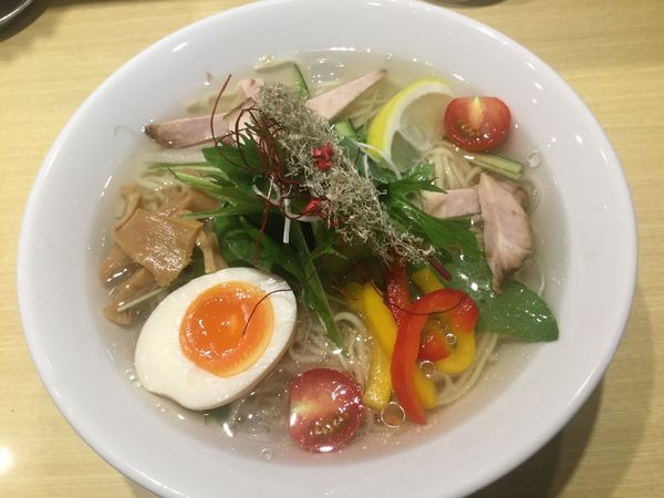 「【期間限定】冷やし塩ラーメン(¥900)」@函館塩ラーメン 五稜郭の写真