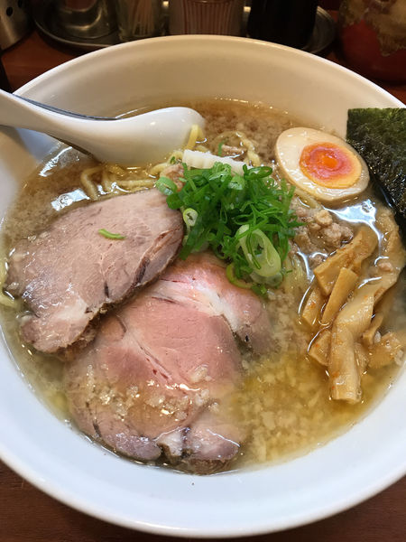 「[土曜限定]所沢背脂醤油らーめん(大)」@拉麺 梅太郎の写真