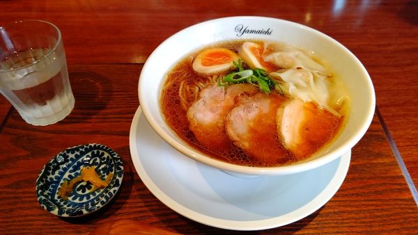 「特製らーめん 醤油 1000円」@麺処 山一の写真