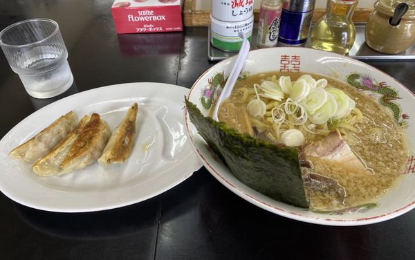 「ホームラン拉麺」@ホームラン軒の写真