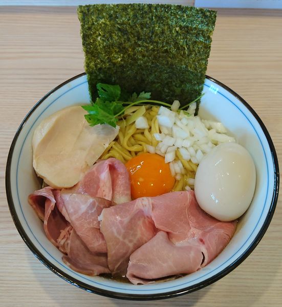 「濃厚卵のまぜそば＋味玉」@中華そば 四つ葉 東松山臨時店舗の写真