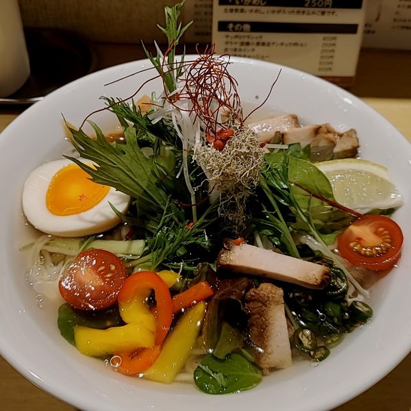 「【期間限定】哀愁の冷やし塩ラーメン（青唐辛子入り）」@函館塩ラーメン 五稜郭の写真