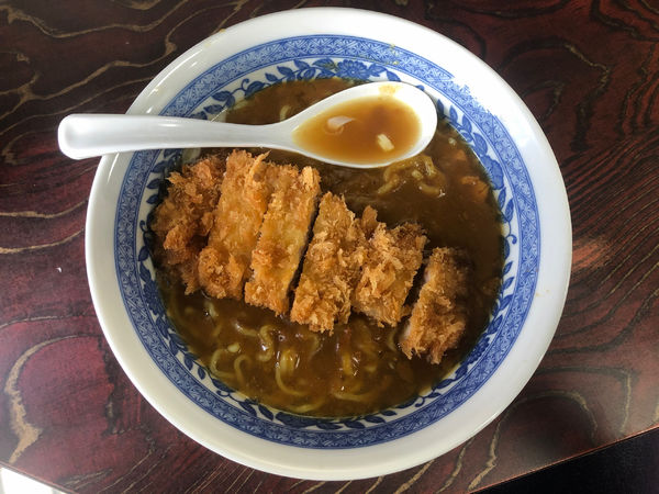 「カツカレーラーメン」@ほづみとんかつ店の写真