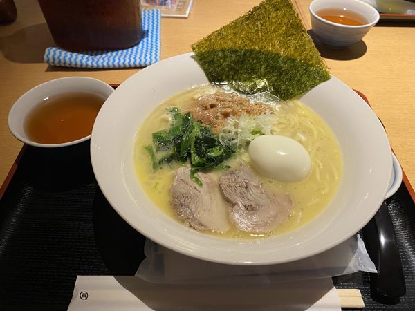 「白湯ラーメン（味玉入り）800円」@鳥一代 恵比寿店の写真