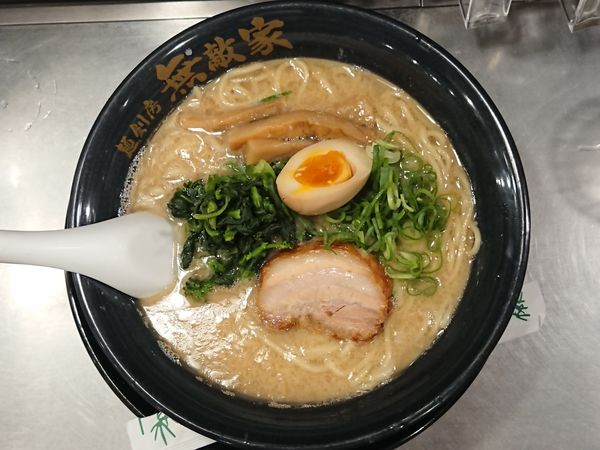 「本丸-x」@麺創房 無敵家の写真