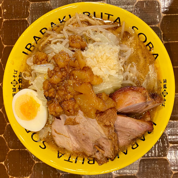 「豚そば ¥870円（肉1枚サービスCP）」@茨城豚そば 特龍 本店の写真