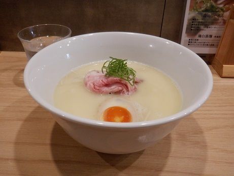 「鶏白湯麺」@らーめんMAIKAGURAの写真