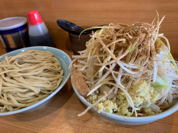 「小つけ麺　ニンニク少し　野菜マシマシ　脂　3辛　生姜　ネギ　和風」@ラーメン二郎 八王子野猿街道店2の写真