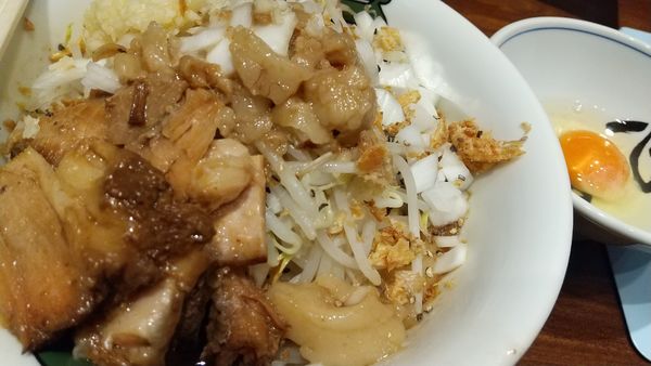 「汁なし並＋野菜」@ラーメン 雷 東京本丸店の写真