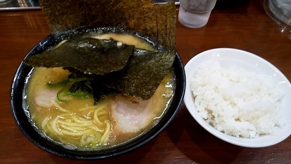 「チャーシュー麺1000円+ライス200円」@横浜らーめん 峰の家の写真