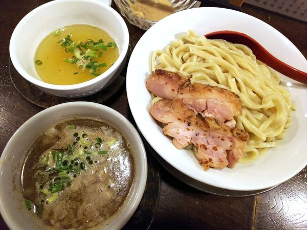 「煮干醤油と柚子塩のWつけそば」@立ち呑み居酒屋 金町製麺の写真